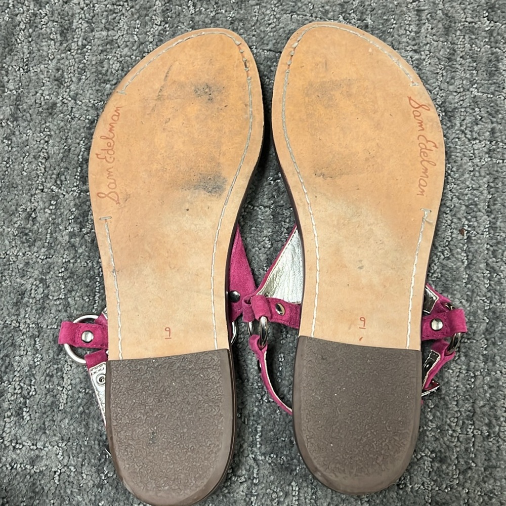 Suede Magenta T-Strap Women's Sandals - Picture 3 of 3